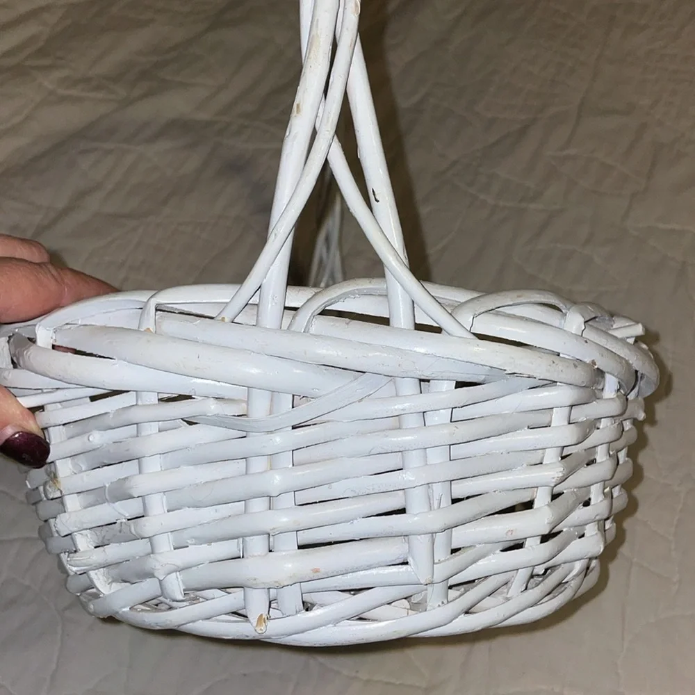 Pretty White Basket with Handle. Note where I pointed has a broken piece.